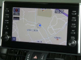 【9インチ純正ナビ】純正ナビを装備。タッチパネル式で使いやすく、詳細地図により目的地をピンポイントで設定できます。初めての道でも迷いにくく、ロングドライブも快適ですよ♪