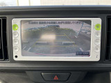 バックカメラが付いているので後方確認が非常にしやすいです。今や運転初心者も熟練者も必須装備!ついていて損はないですね♪