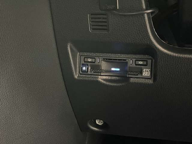 トヨタ ヴォクシー 1.8 ハイブリッド S-Z 純正ディスプレイオーディオ