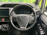 【純正革巻きステアリング】上質な革を使用することで、手にしっかり馴染みとても運転しやすいハンドルです♪