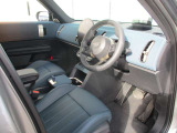 運転席・助手席にシートヒーター装備済でございます!