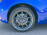 リアタイヤ☆215/50R18