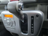 インパネシフト♪シフトレバーが手元にあるので操作性に優れています♪