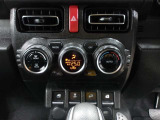車内の温度管理に便利なオートエアコン☆