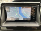 純正ナビを装備。タッチパネル式で使いやすく、お出かけもラクラクです。