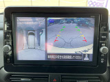 車両を上から見ているようなアラウンドビューモニターの映像をナビゲーション画面に映し出してくれるので、小さなお子様や障害物を確認できます。運転のしやすさはもちろん、事故防止にも役立ちます!