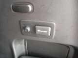 100V AC電源(1500WW)も運転席下とラゲッジに装備。車内で家電が自由に使える。アウトドアで電気毛布や冷蔵庫、電気ポットなどが使用できるAC電源。万一の災害時には非常用電源としても活用できます。