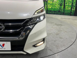 【LEDヘッドライト】悪天候や夜間走行時も良好な視界を確保し安心して運転できる高輝度LEDヘッドライトを装備!点灯速度が早く、消費電力も抑えられています。