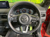 【純正革巻きステアリング】上質な革を使用することで、手にしっかり馴染みとても運転しやすいハンドルです♪