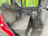 後部座席も気になるようなキズ・汚れやへたり等、大きなダメージはなく、良好な状態です。
