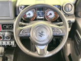 【純正革巻きステアリング】上質な革を使用することで、手にしっかり馴染みとても運転しやすいハンドルです♪