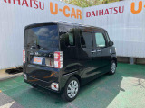 右斜め後ろ