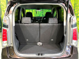 普段のお買い物や通勤、送迎等に十分な荷室スペースを確保しております。セカンドシートを倒すと、大きな荷物の積載も可能です♪