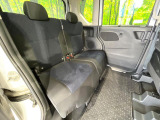 後部座席も気になるようなキズ・汚れやへたり等、大きなダメージはなく、良好な状態です。