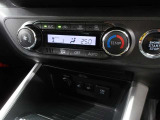 車内の温度管理に便利なオートエアコン☆