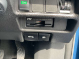 高速道路の料金所もスムーズに通過できるETC付いてます。