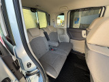 後部座席のお写真です。後席もゆったりおくつろぎ頂けます♪