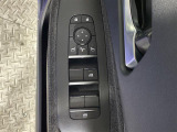【パワーウインドウ】運転席のスイッチで、各席の窓ガラスの開閉ができます!あると便利ですよね!