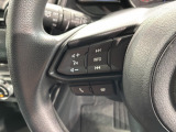 ステアリングにオーディオ操作スイッチが付いています。オーディオ画面に直接タッチしなくても操作が出来ますので、運転に集中できます。