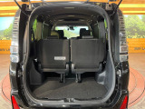 後席を格納すると、これだけの広さが!シーンに合わせたシートアレンジで、大きな荷物も積むことが出来ます♪
