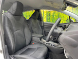 運転席シート廻りは使用感も少なく、良好な状態となっています。前オーナー様が丁寧に使っていたことがよくわかりますね。