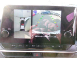 アラウンドビュ-モニタ-装備。上から見下ろしているような映像が表示されるので、車庫入れ時も安心です!