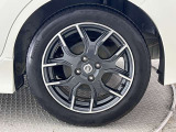 【純正ホイール装備】純正なのでバチっと決まっていてかっこいいですね☆