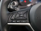 便利なステアリングスイッチ装備です。