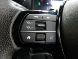ハンドルにオーディオの操作スイッチが装備されています!視線を前方から外さずハンドルから手を離さずに操作できるのでとっても安全ですね♪