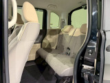清潔で広々したシートです!後部座席でもゆったり快適に過ごせるので、後ろに座る人たちもドライブが楽しくなりますよ。是非、現車を見て体感してみてください。