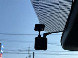 万が一のトラブルのときにも役に立つドライブレコーダーを装備しています。側面衝突や幅寄せ・割り込み対策に!