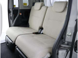 ゆとりある広々とした車内空間は、ドライブを始め買い物やレジャーなど、幅広く活躍します。一人でもみんなとでもお出かけを楽しみましょう!