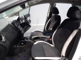 天井の状態も良好です。タバコを吸っていた車は、変色してしまっている場合もあります。中古車をお探しの際は、天井の状態も重要なポイントです。