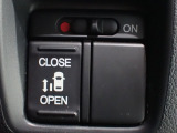 運転席からもスライドドアをボタン操作でスピーディーに開閉できます!またスマートキーでも操作できるので便利です。