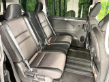 後部座席も気になるようなキズ・汚れやへたり等、大きなダメージはなく、良好な状態です。