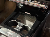 携帯電話のワイヤレス充電機能・タイプCのスポットがついております。