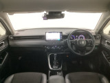 【前方視界】開放的な前方視界!運転がしやすく疲れにくいです♪窓が大きく、見通しがとっても良いおクルマですよ♪