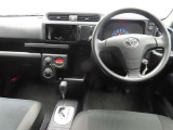 ぜひ展示車の運転席に座ってみてください。