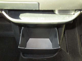 インスト下部の収納BOX
