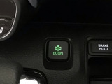 ★ECONスイッチ★ エコドライブを加速しよう!スイッチをONにすると、運転の仕方によるロスを抑え込み燃費をよくするようクルマが頑張ります(*^ー^*)燃費向上にチャレンジ♪