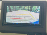 【バックカメラ】駐車時に後方がリアルタイム映像で確認できます。大型商業施設や立体駐車場での駐車時や、夜間のバック時に大活躍!運転スキルに関わらず、今や必須となった装備のひとつです!