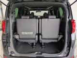 ワゴンならではの広々としたラゲージスペースを備えています。ライフスタイルに合わせていろいろな物を積み込めます!