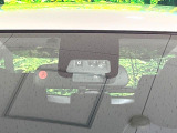 【トヨタセーフティセンス】走行中に前方の車両等を認識し、衝突しそうな時は警報とブレーキで衝突回避と被害軽減をアシスト。より安全にドライブをお楽しみいただけます。