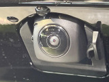 【バックカメラ】駐車時に後方がリアルタイム映像で確認できます。大型商業施設や立体駐車場での駐車時や、夜間のバック時に大活躍!