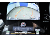 バックギアに入れるとバックカメラの映像がナビに映ります。障害物までの距離もわかりやすいです。