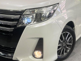 【LEDヘッドライト】悪天候や夜間走行時も良好な視界を確保し安心して運転できる高輝度LEDヘッドライトを装備!点灯速度が早く、消費電力も抑えられています。