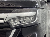 LEDヘッドライトは、点灯の瞬間から最大光量を発揮し、突然暗くなるトンネルなどでの安定感を高めます。