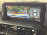 【パノラミックビューモニター】専用のカメラにより、上から見下ろしたような視点で360度クルマの周囲を確認することができます☆死角部分も確認しやすく、狭い場所での切り返しや駐車もスムーズに行えます。