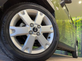 【純正15インチアルミホイール】外観にマッチした純正アルミホイールを装着しております。各種社外アルミホイールや、スタッドレスタイヤも取扱いしております。是非ご相談ください♪