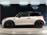 気密性の高いMINIは外観のかわいらしさとは裏腹に、外の雑音を遮り、高級感のある快適なドライブをお楽しみいただけます。